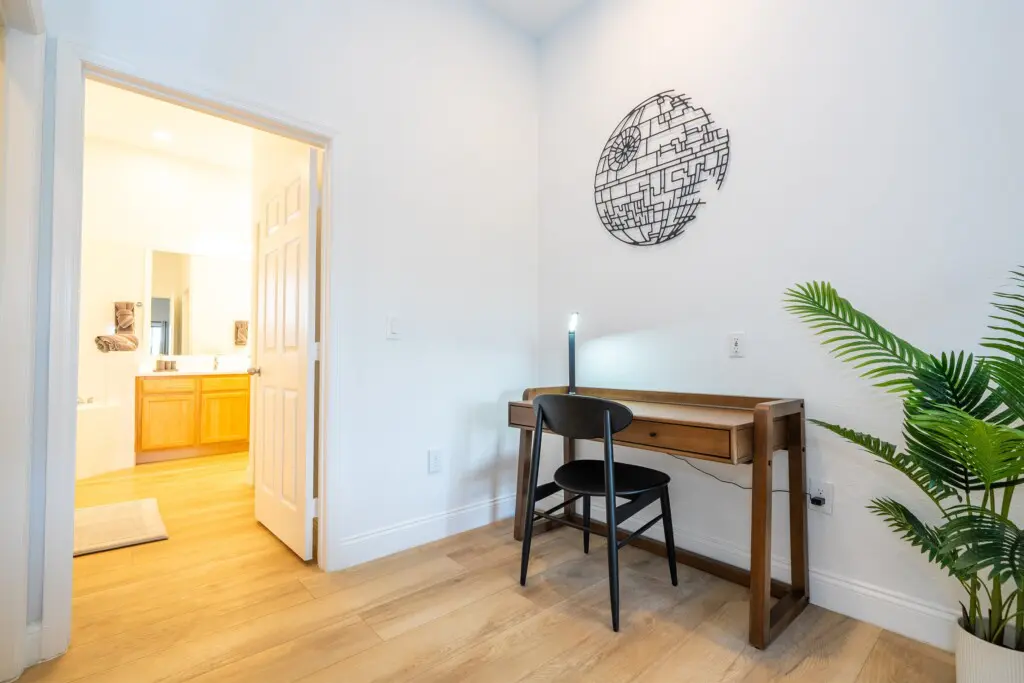 1f197d7c40ad49be914e2982ee9d2c3e LargeOriginal.jpg