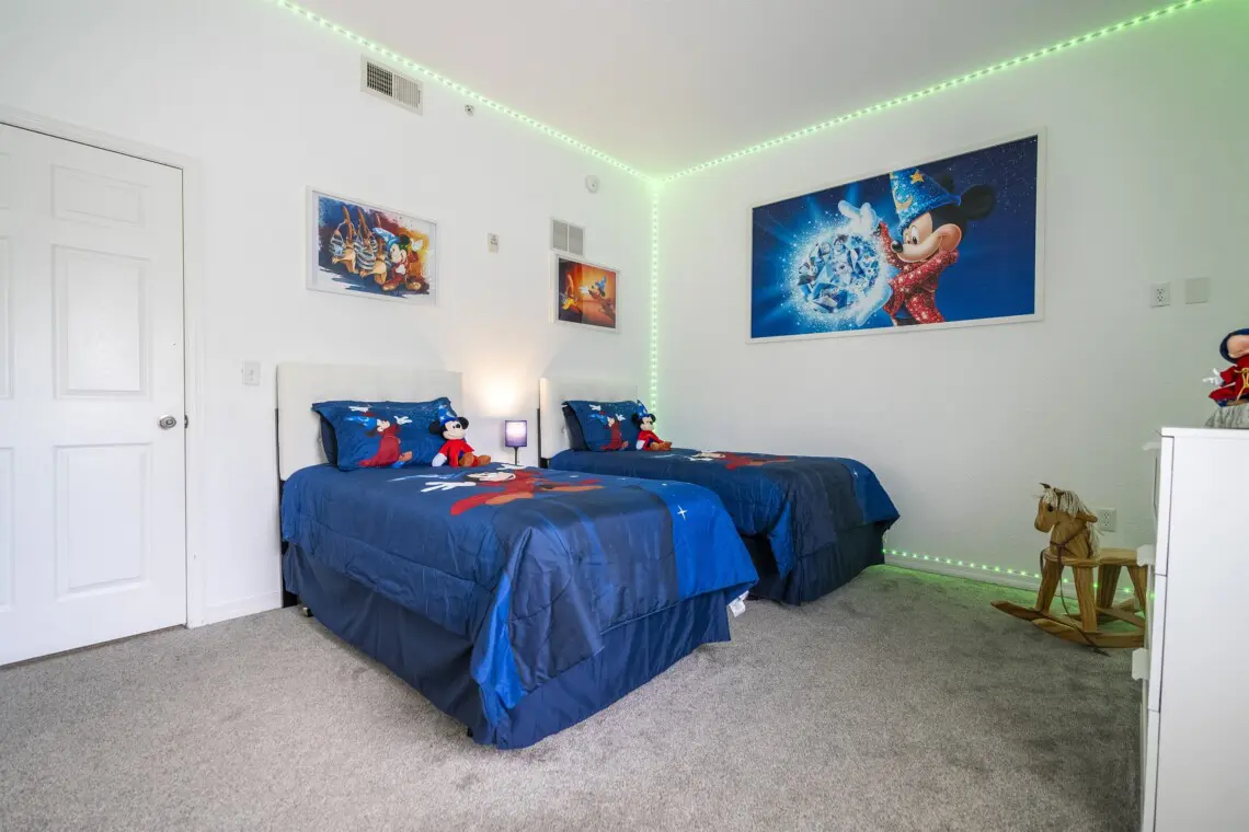 25620aeeac2b45269b5e01f935eaef78 LargeOriginal.jpg