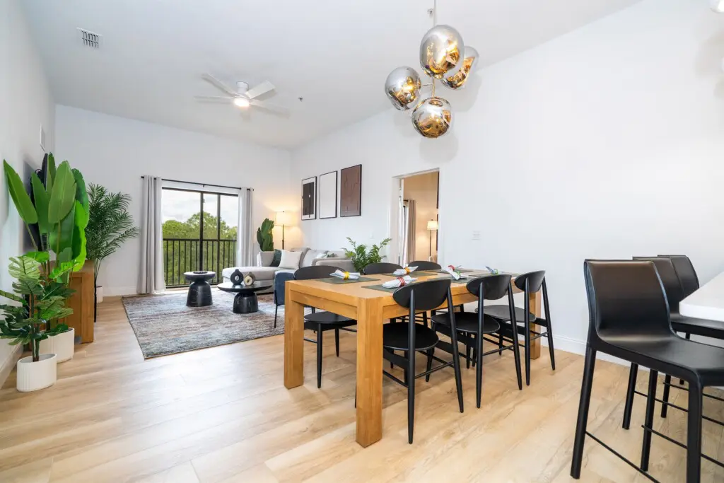 2583f7d077564b7fa405e61e32e2ca66 LargeOriginal.jpg