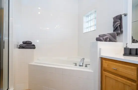 3e2c76411a154223ae95356f0ae6bb4e LargeOriginal.jpg