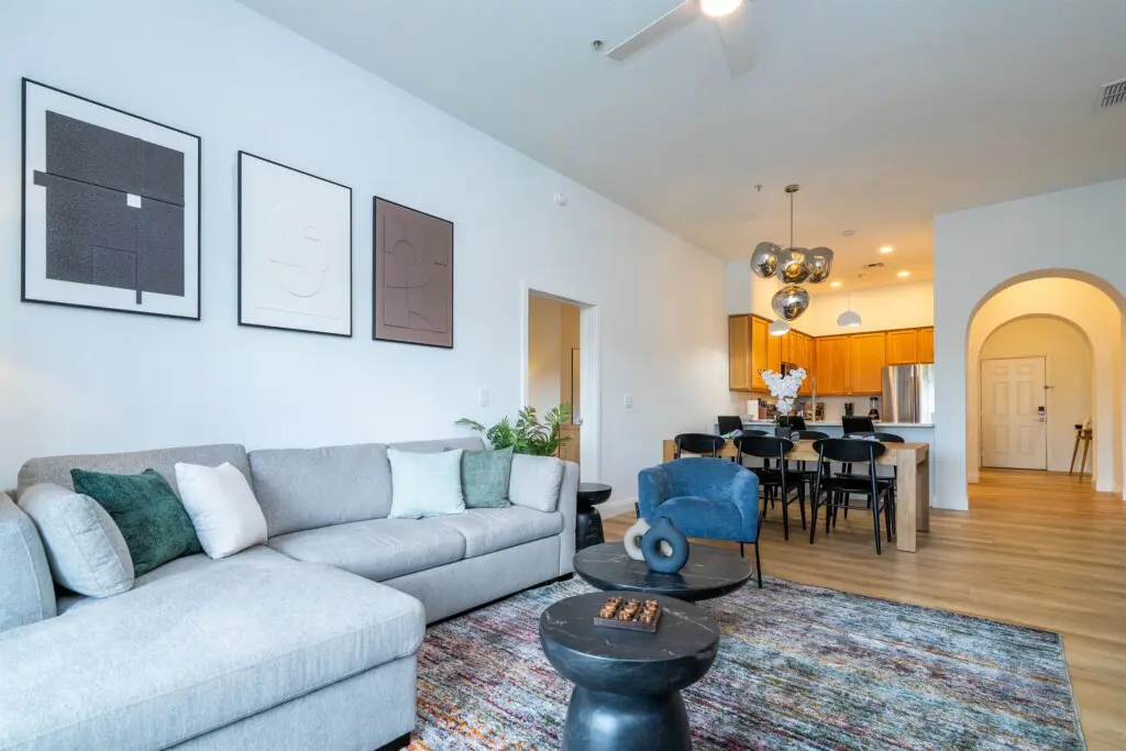 4c0eef8211874b40bda0eb9c5f8af828 LargeOriginal.jpg