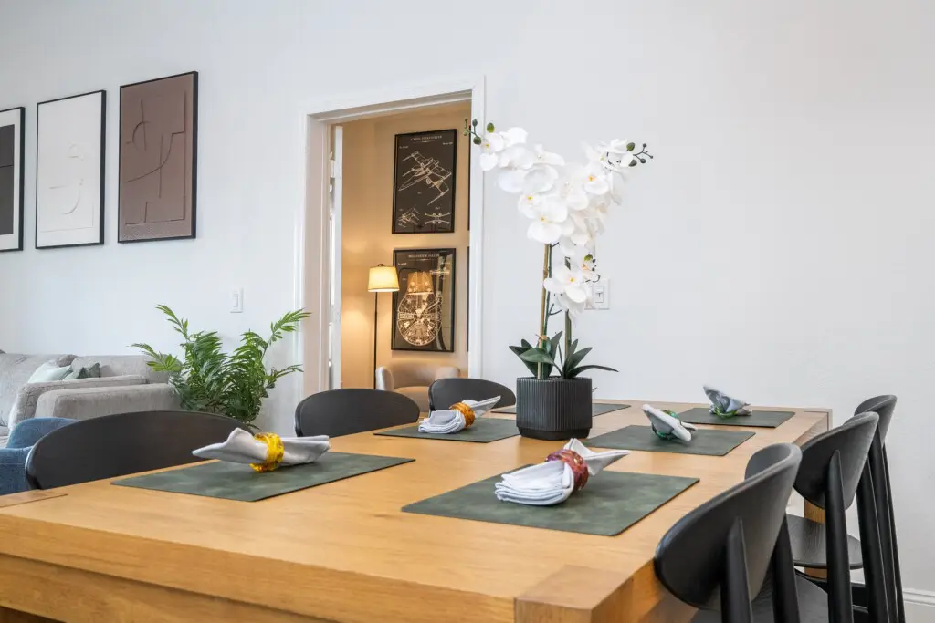 7007f4ad5e8a453db567b57734aa3c54 LargeOriginal.jpg