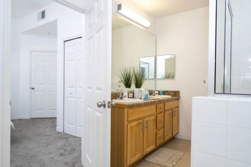 b38185ff1d2748778a59d51af1a3ab96 LargeOriginal.jpg