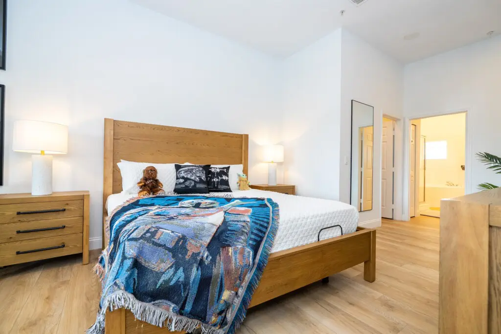 b6d919e5a12e434ca8faf89624102437 LargeOriginal.jpg