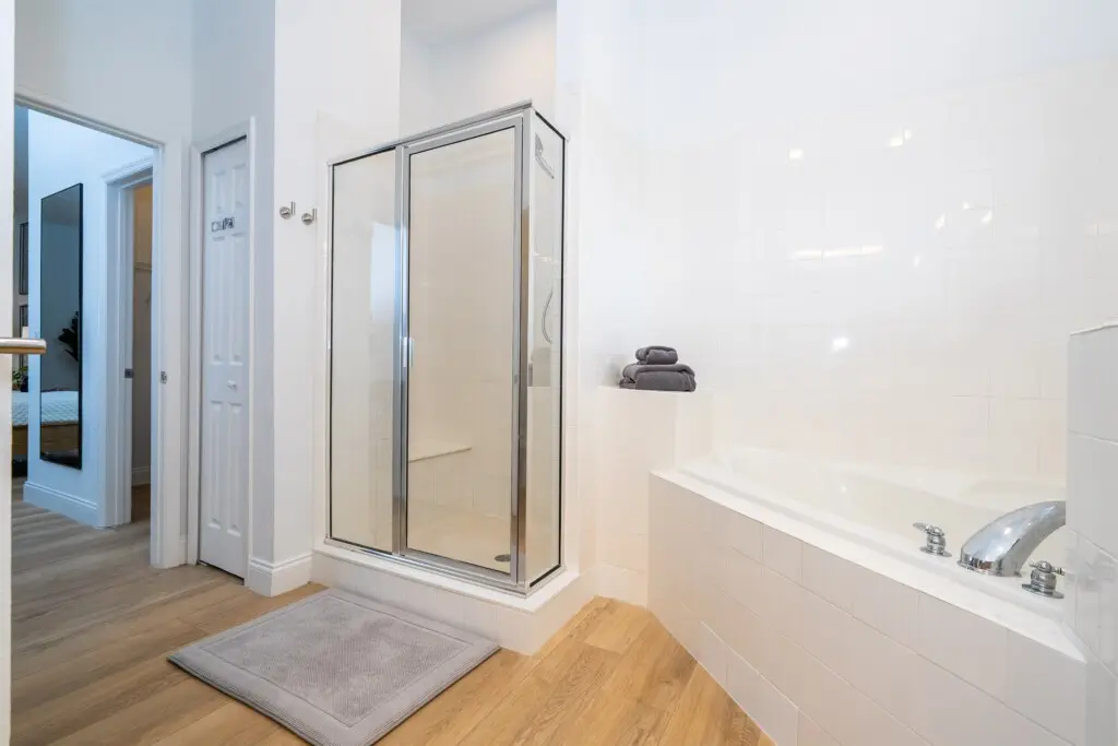 e3529c22e744485f859e5e1b8277d84a LargeOriginal.jpg