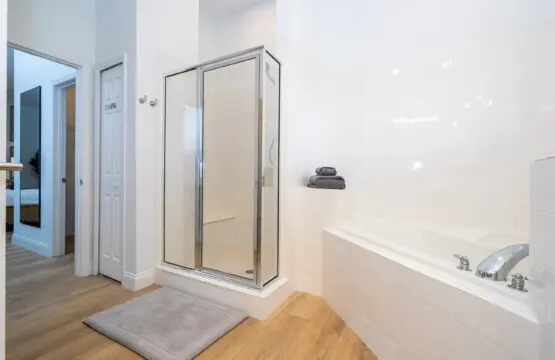 e3529c22e744485f859e5e1b8277d84a LargeOriginal.jpg