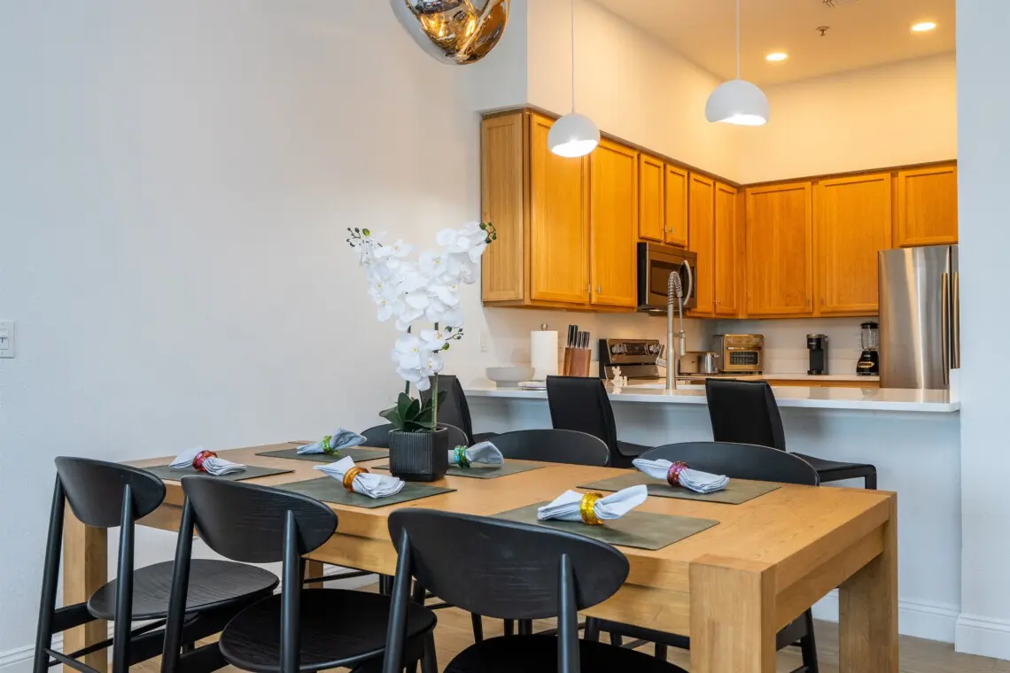 ee57a5aea23e41fa87c0a7539cbd8dc7 LargeOriginal.jpg