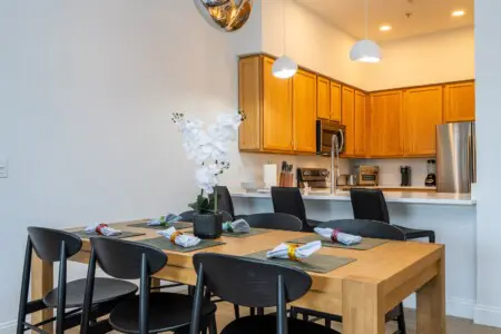 ee57a5aea23e41fa87c0a7539cbd8dc7 LargeOriginal.jpg