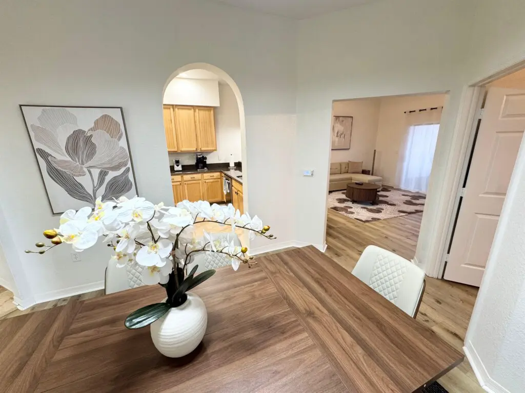 f9e546ed03a54f8db7e0d8bee7e43154 LargeOriginal.jpg