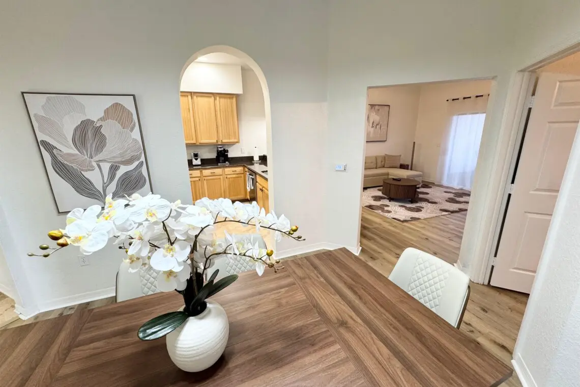 f9e546ed03a54f8db7e0d8bee7e43154 LargeOriginal.jpg